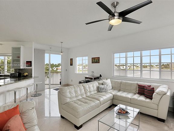 5th image of 10700 NW 66th St APT 307