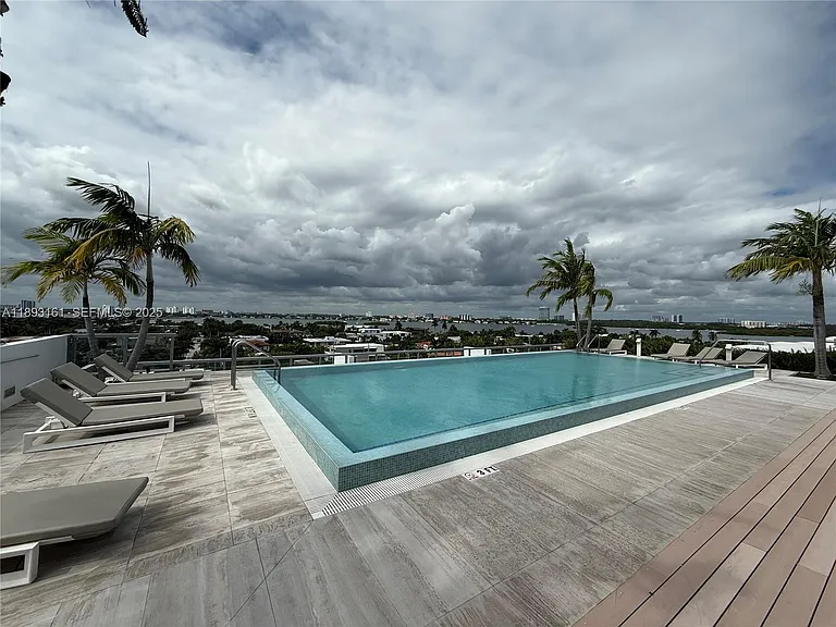 9940 W Bay Harbor Dr #4 — Photo 3