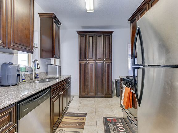 4th image of 2509 Bellevue Ave