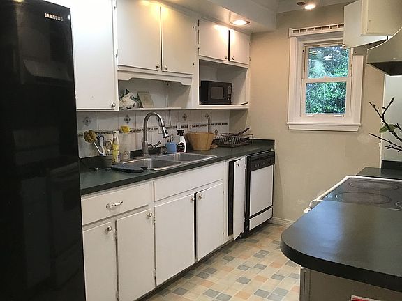 3rd image of 5772 Hermosa Cir
