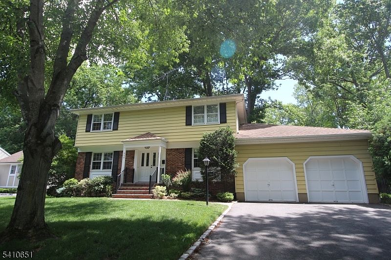 1st image of 904 Cranford Ave