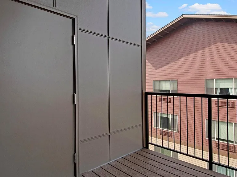 Bellevue Crossing — Photo 15