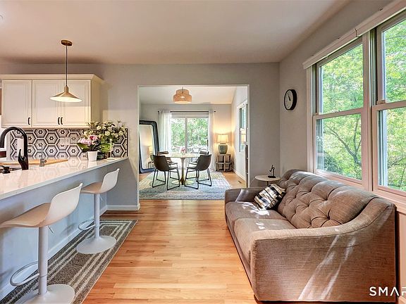 5th image of 9 Canterbury Rd Unit 9
