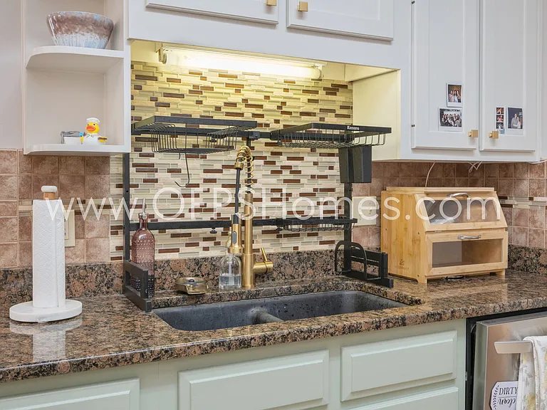 319 Sailfish Cir — Photo 12