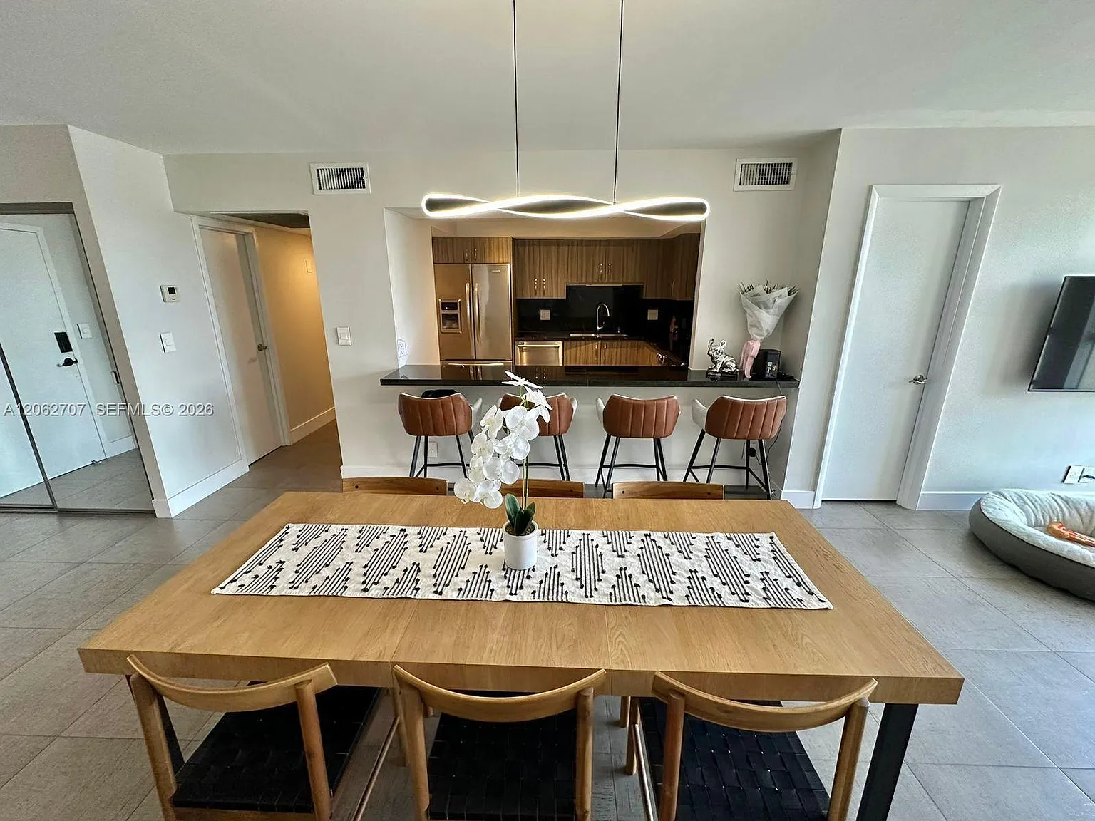 Desoto Park Condo — Photo 3