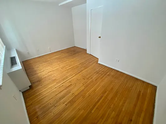 Rented by J PRESTON AND ASSOCIATES INC | media 28