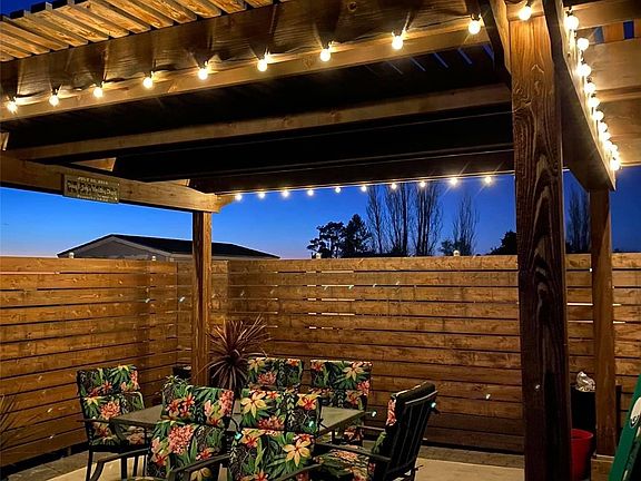4th image of 511 E Quintanilla Drive