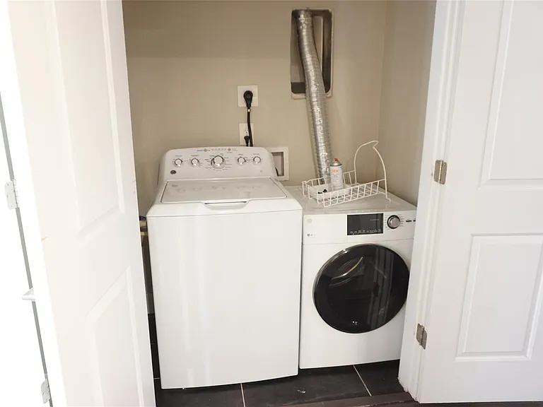 4819 Caroline St #111 — Photo 12