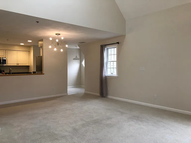 665 Lowell St #61 — Photo 8
