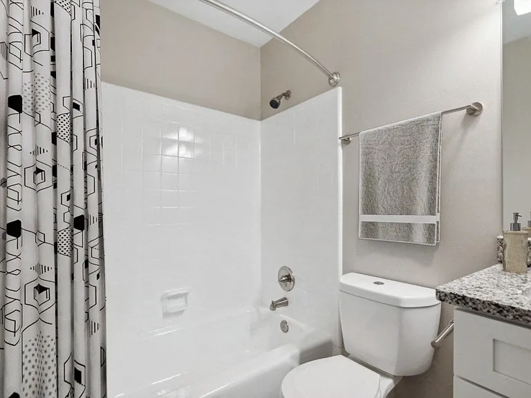 Lake Johnson Mews — Photo 45