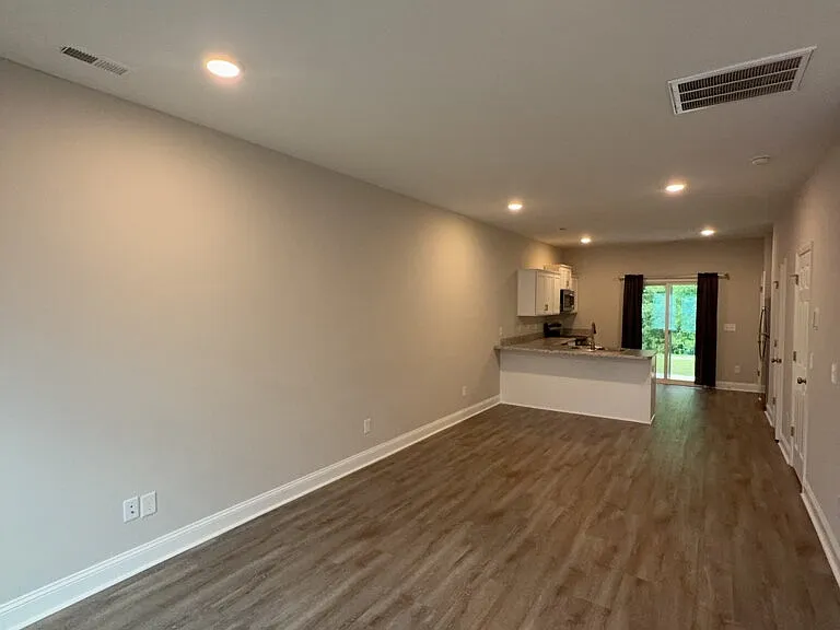 177 Loren Rd — Photo 2