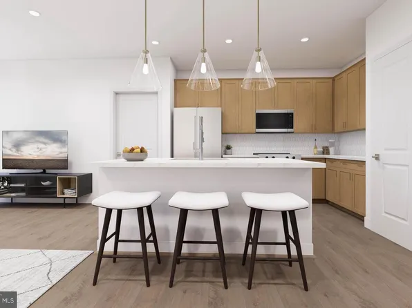9475B Sprague Ave #9, Fairfax, VA 22031