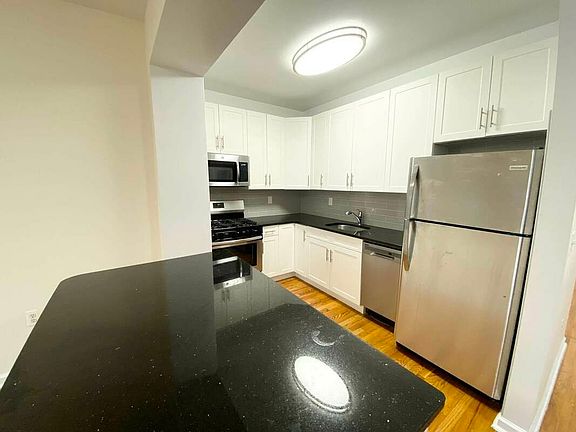 3rd image of 320 Sterling St #4CEE