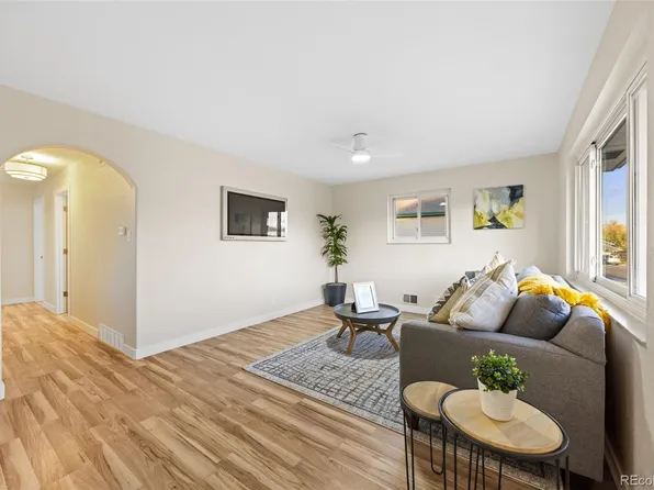 1061 Phillips, Northglenn, CO 80233