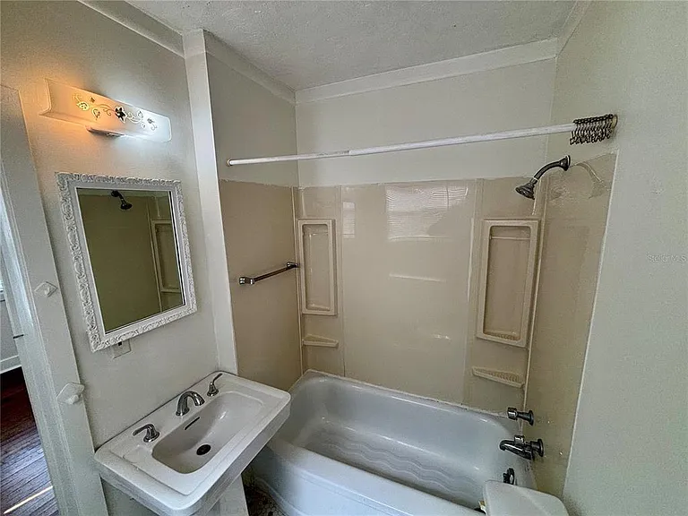 1219 Lake Highland Dr — Photo 14