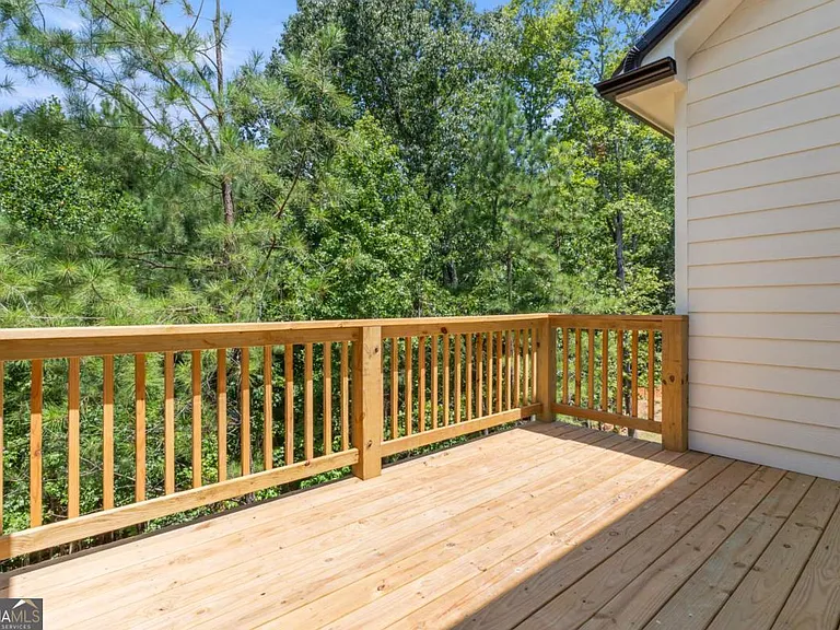 400 Ansley Dr — Photo 32