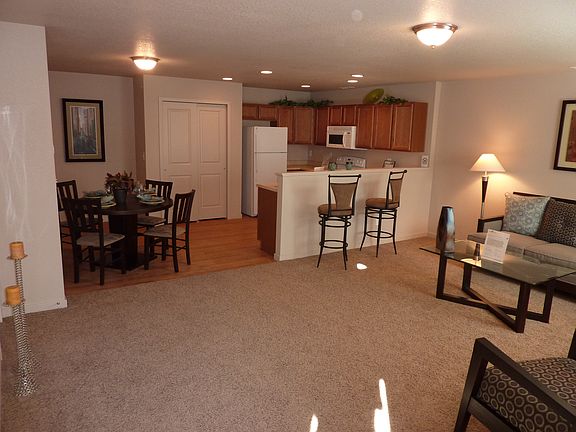 Kitchen, Dining, Family Room