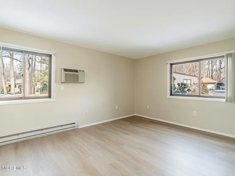 43 Eastport Ct — Photo 8