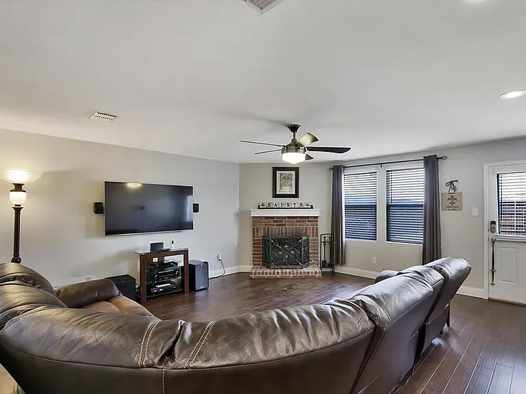 1007 Shelborn Dr — Photo 6