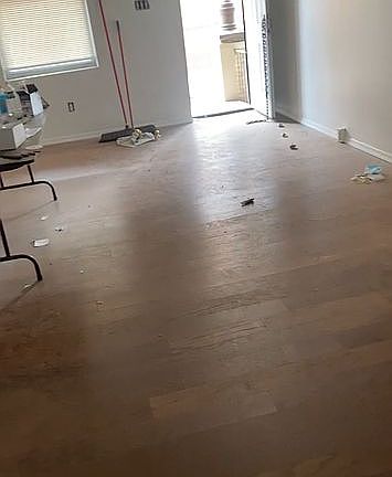 4th image of 2921 W Oakdale St