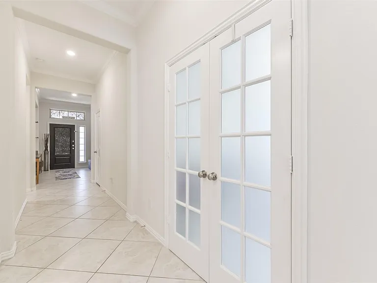 17515 Cypress Hilltop Way — Photo 4