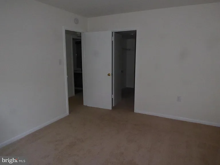 1427 Northgate Sq #12 — Photo 7