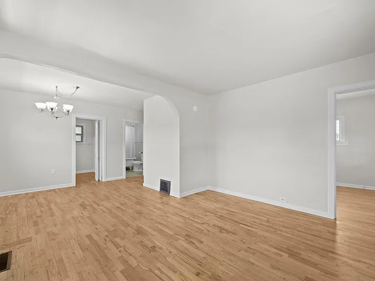 4326 N Clay St — Photo 8