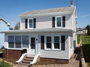 214 3rd St, Shenandoah, VA 22849