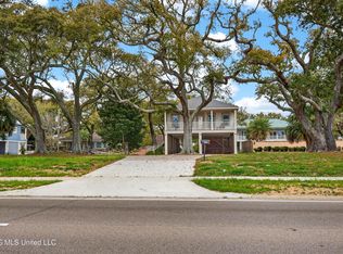 2524 Beach Blvd, Biloxi, MS 39531