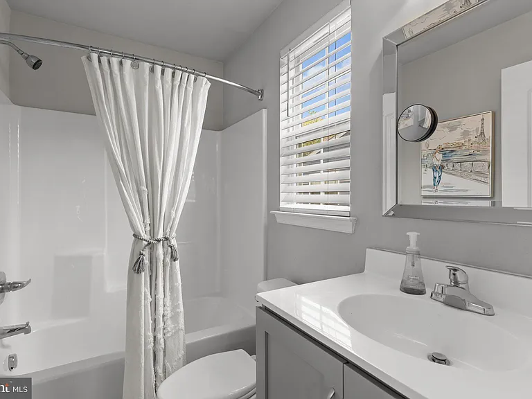 513 Arbutus Ave #A — Photo 20