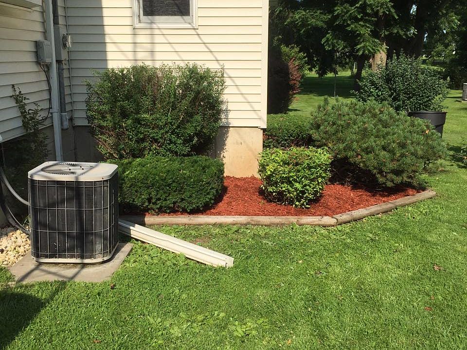 2nd image of 206 N Steele St