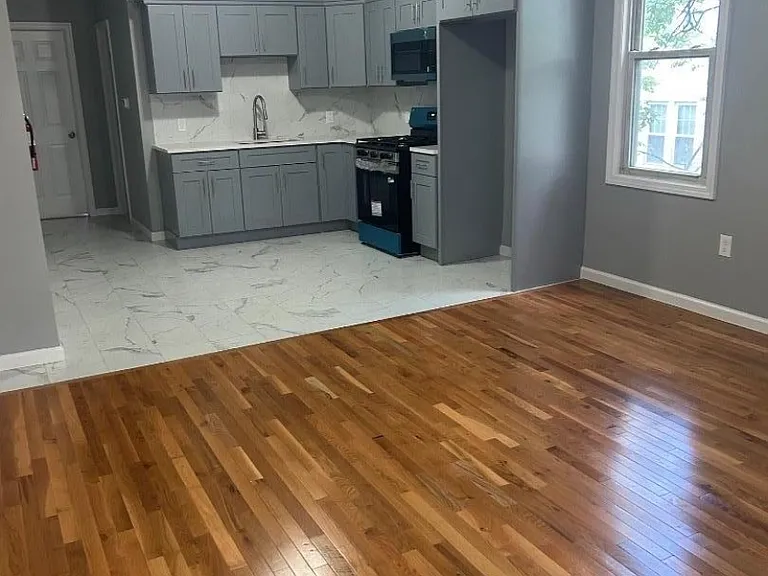 59 Campfield St #2R — Photo 2