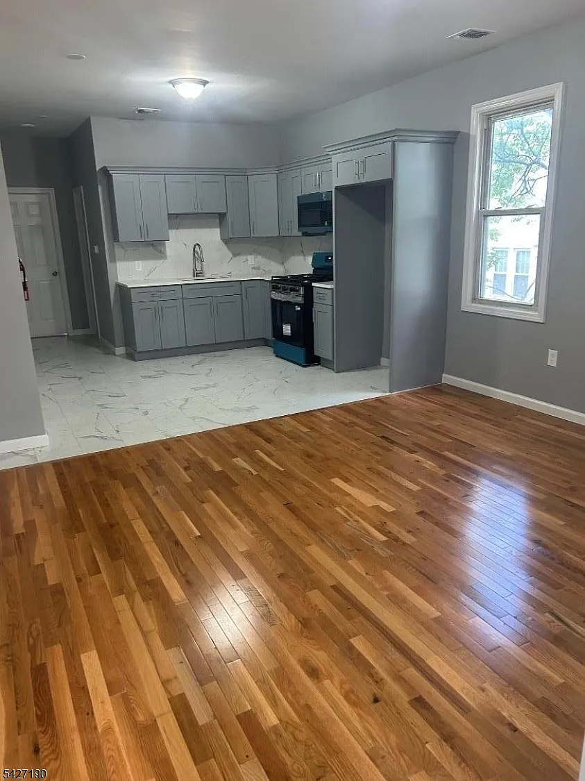 Photo 2 of 5 - 59 Campfield St #2R - Irvington, NJ Building Photo - 59 Campfield St #2R