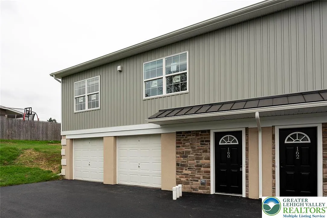 3 bed, 2.0 bath, 1600 sqft, $2,450 — Photo 3