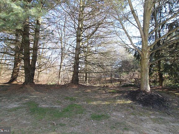 2nd image of 190 Gregg Dr