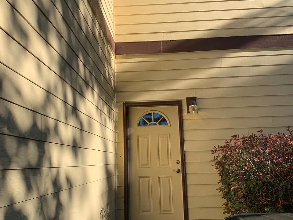 1st image of 1603 143rd Ave NE