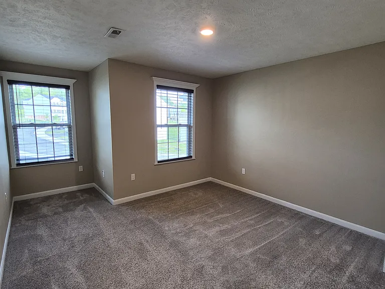 605 Alessia Ct — Photo 25