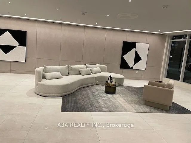50 Upper Mall Way #Penthouse 02 — Photo 7