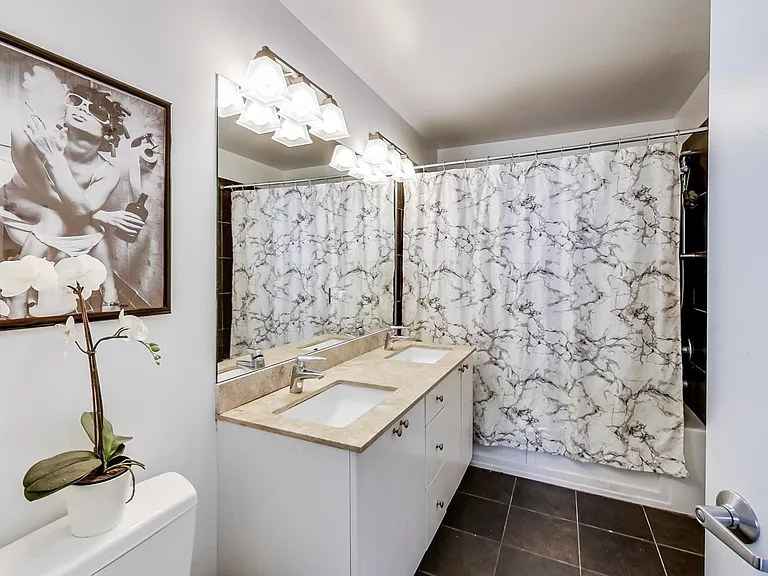 235 W Van Buren St #4311 — Photo 19