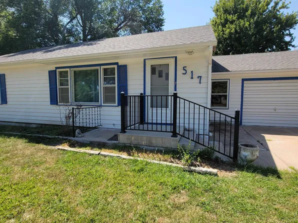 517 N Weaver St, Hesston, KS 67062