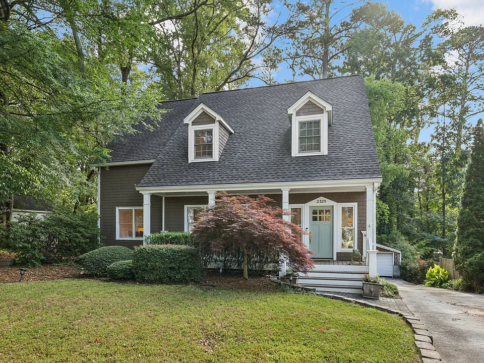 2325 Pine Grove Dr NW