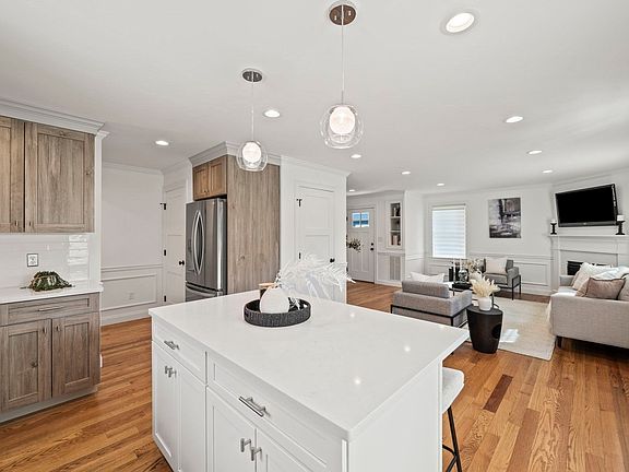 3rd image of 61 Gale St #A