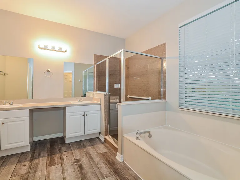 1605 Golfside Village Ct — Photo 11