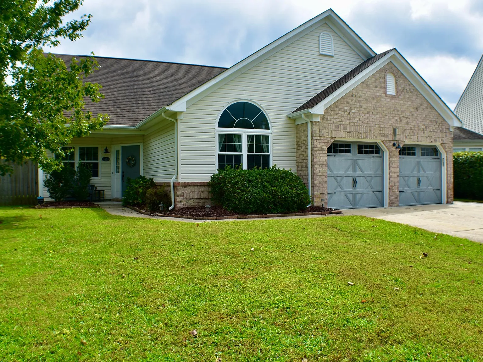 3125 Amador Dr — Photo 2