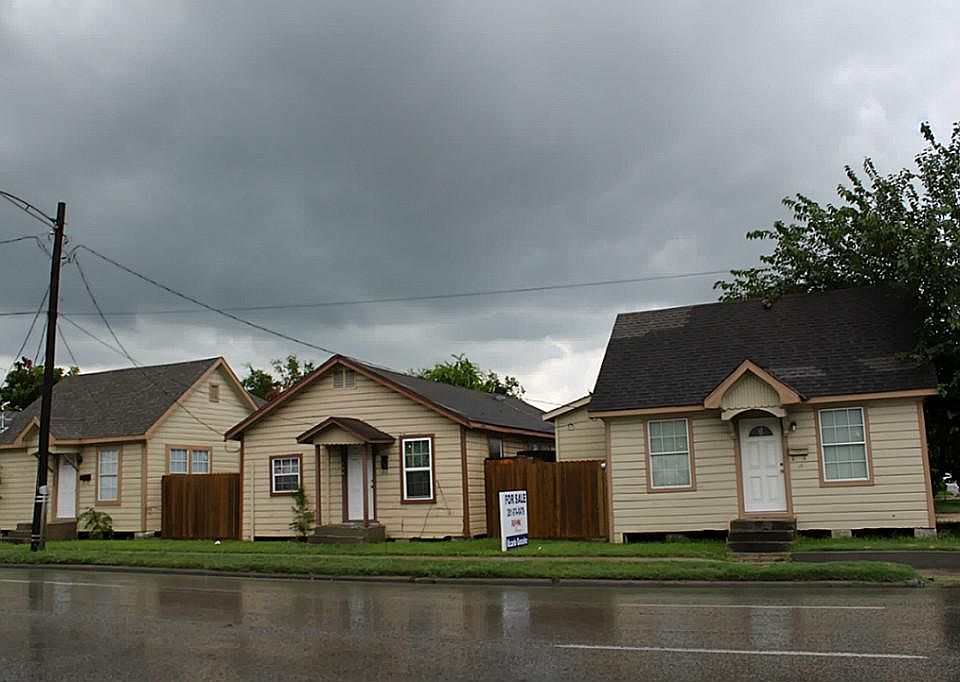 Property has 3 House on Lots 22, 23 & 24.