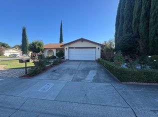 18 Six Rivers Cir, Sacramento, CA 95831