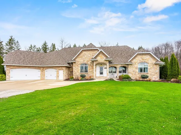 N3548 Greenwood Rd, Hortonville, WI 54944