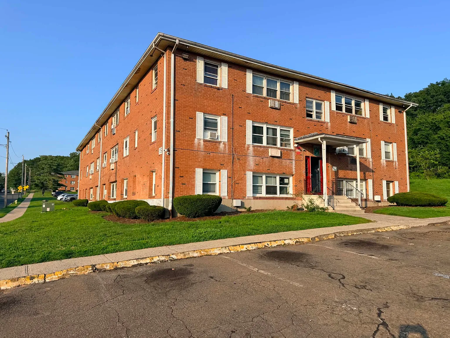 2 bed, 899 sqft, $1,500 — Photo 1