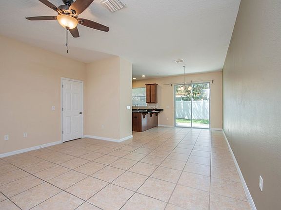 4th image of 9460 Tawnyberry St