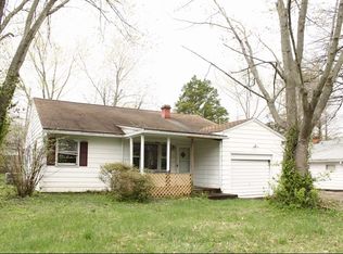 808 N James St, Carbondale, IL 62901